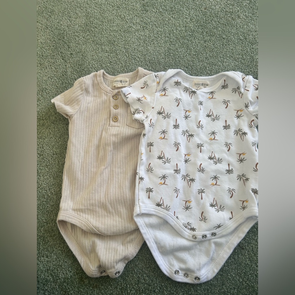 Baby Bodysuit Set - Beige and White
